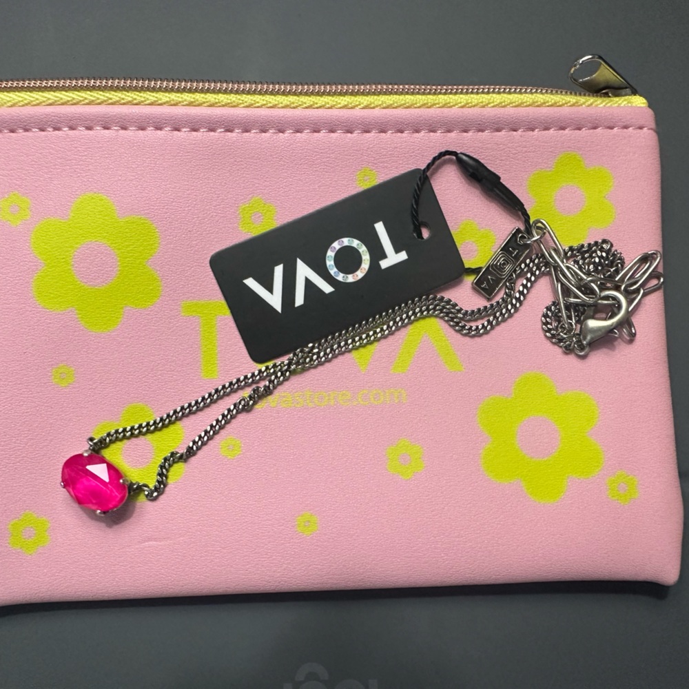 Tova Neon pink pendant necklace